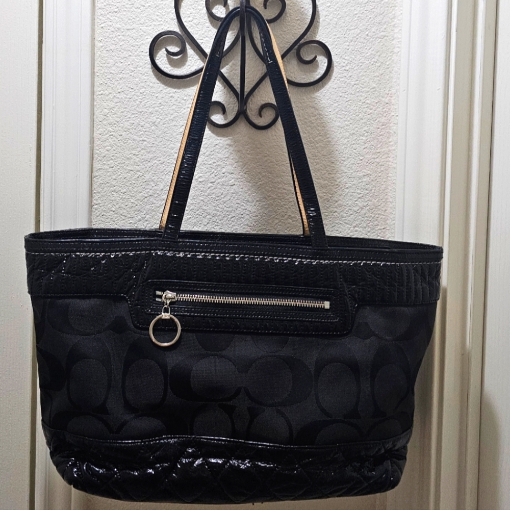 Coach Black Quilted Patent Leather Poppy Black Tote EUC - Picture 1 of 16